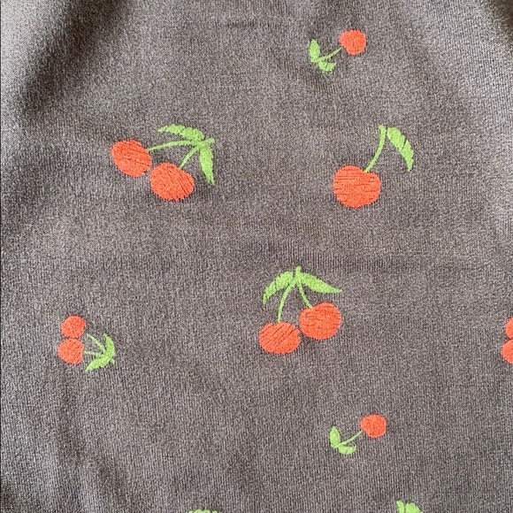 cherry Short - Picture 3 of 5